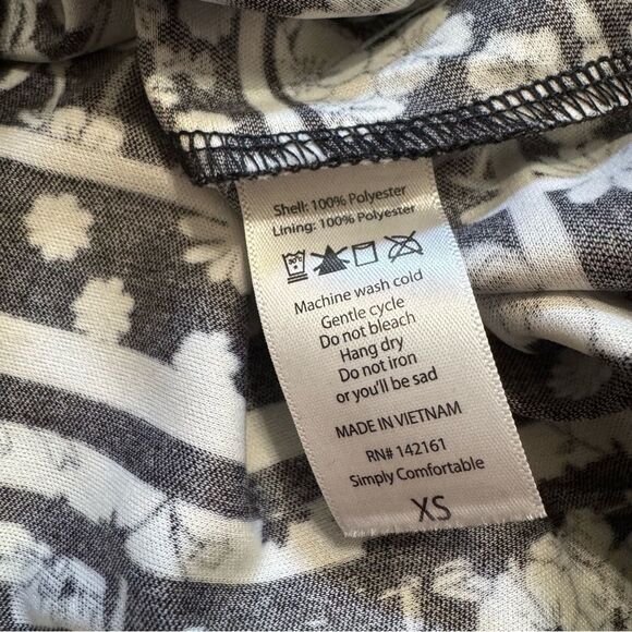 Lularoe Lola floral overlay midi skirt, black and white floral print, size XS - Picture 7 of 7